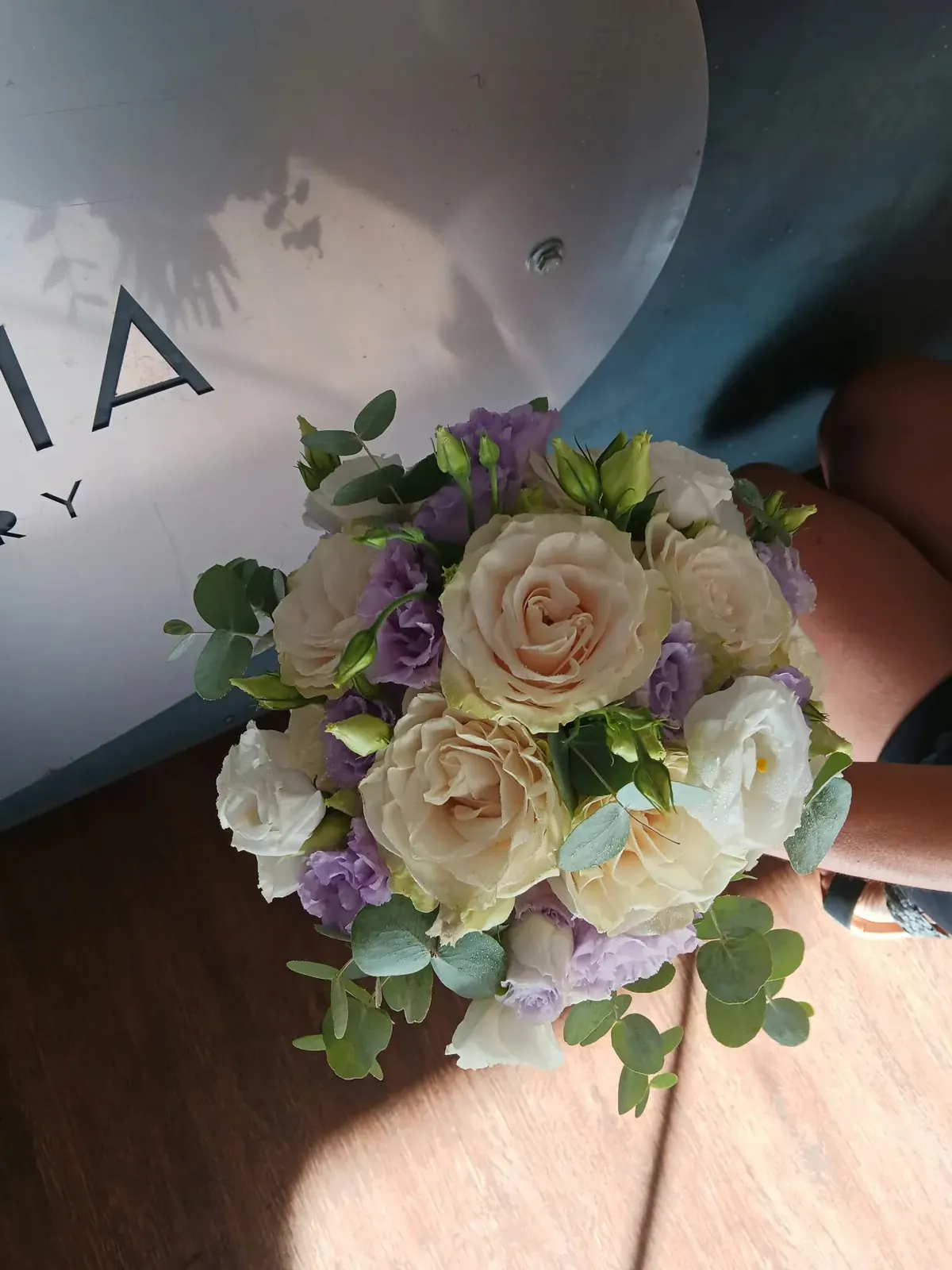 Bouquet da sposa bianco e lilla